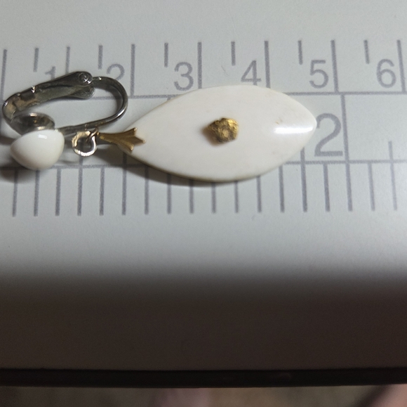 Vintage Alaskan toursit nugget Earrings 1950s - Picture 4 of 4